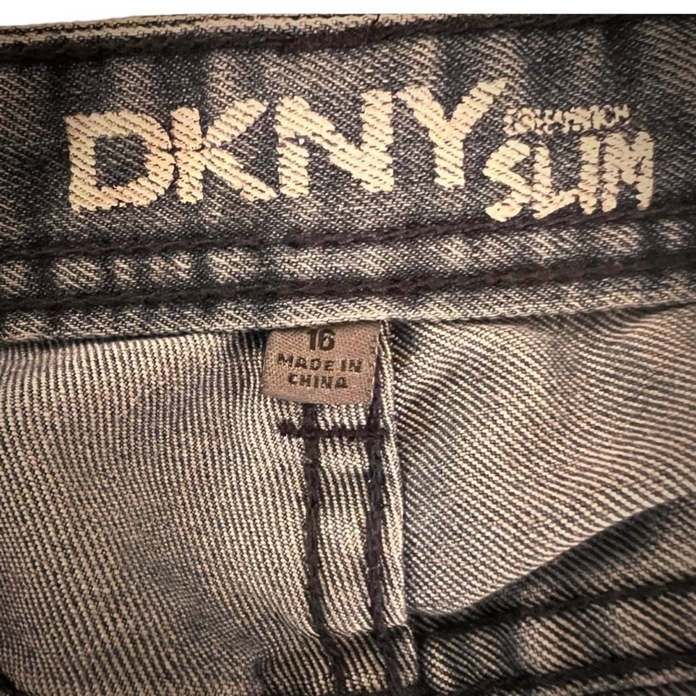 (Boys) DKNY jeans Size 16 - Picture 5 of 13